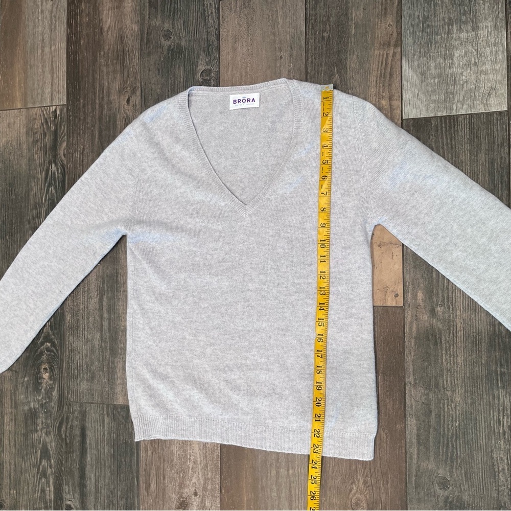 Brora 100% Cashmere Women Sweater Jumper Size 6 EU 38 Light Grey V Neck Scottish - Picture 7 of 10